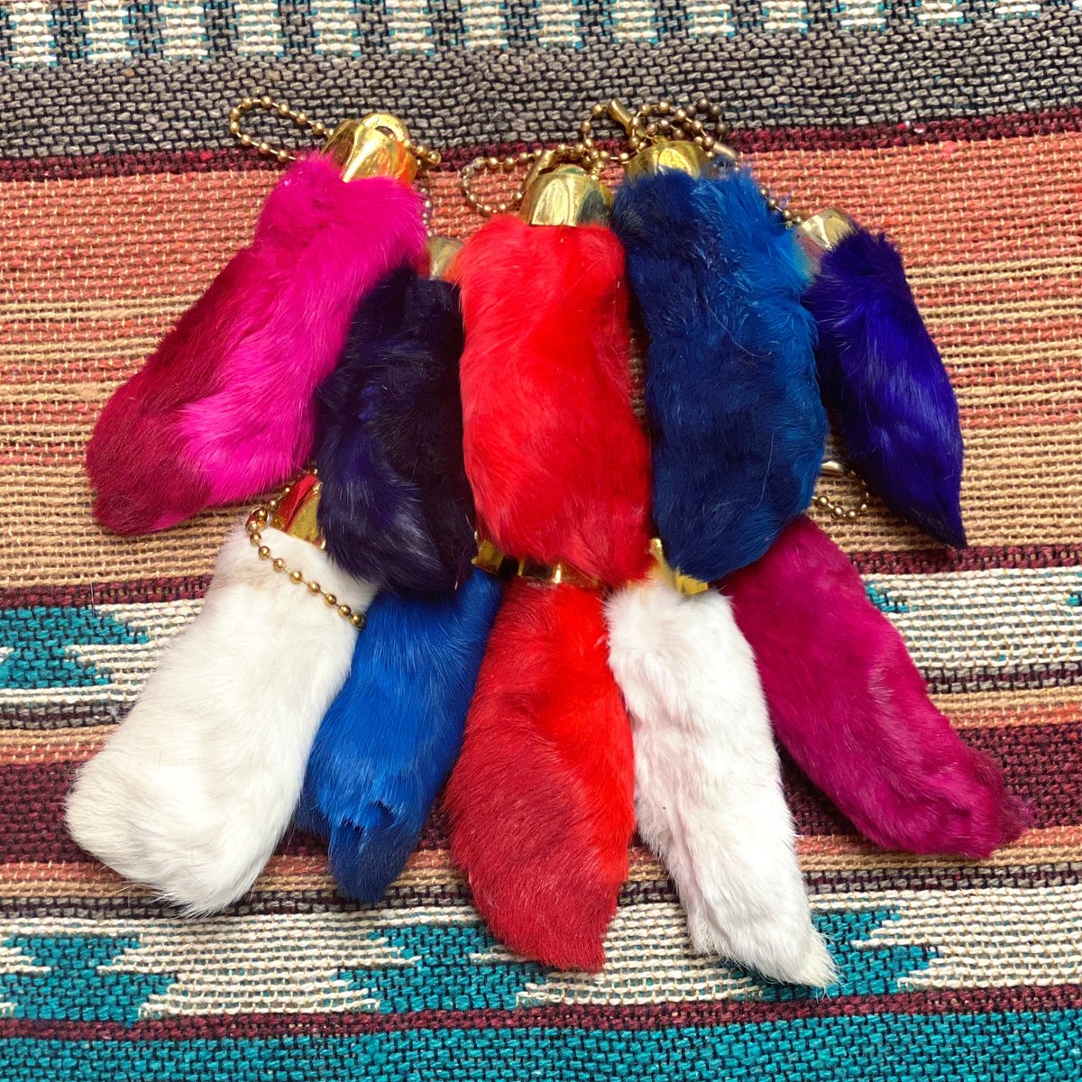 SaddleblanketCo's tweet image. Get Your Lucky Rabbit's Foot!
Rabbit's Foot Keychain in assorted vibrant colors, sold in packs of 10.

🔴Shop now: elpasosaddleblanket.com/products/24-pa…

#wholesale #wholesalecurios #rabbitsfoot #wholesalekeychain #western #southweststyle #elpasosaddleblanket