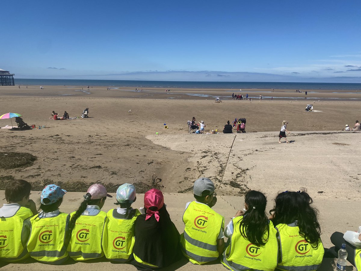 Lunch with a view 🥪 😋 👀 <a href="/OliveTreeBolton/">Olive Tree Primary</a>