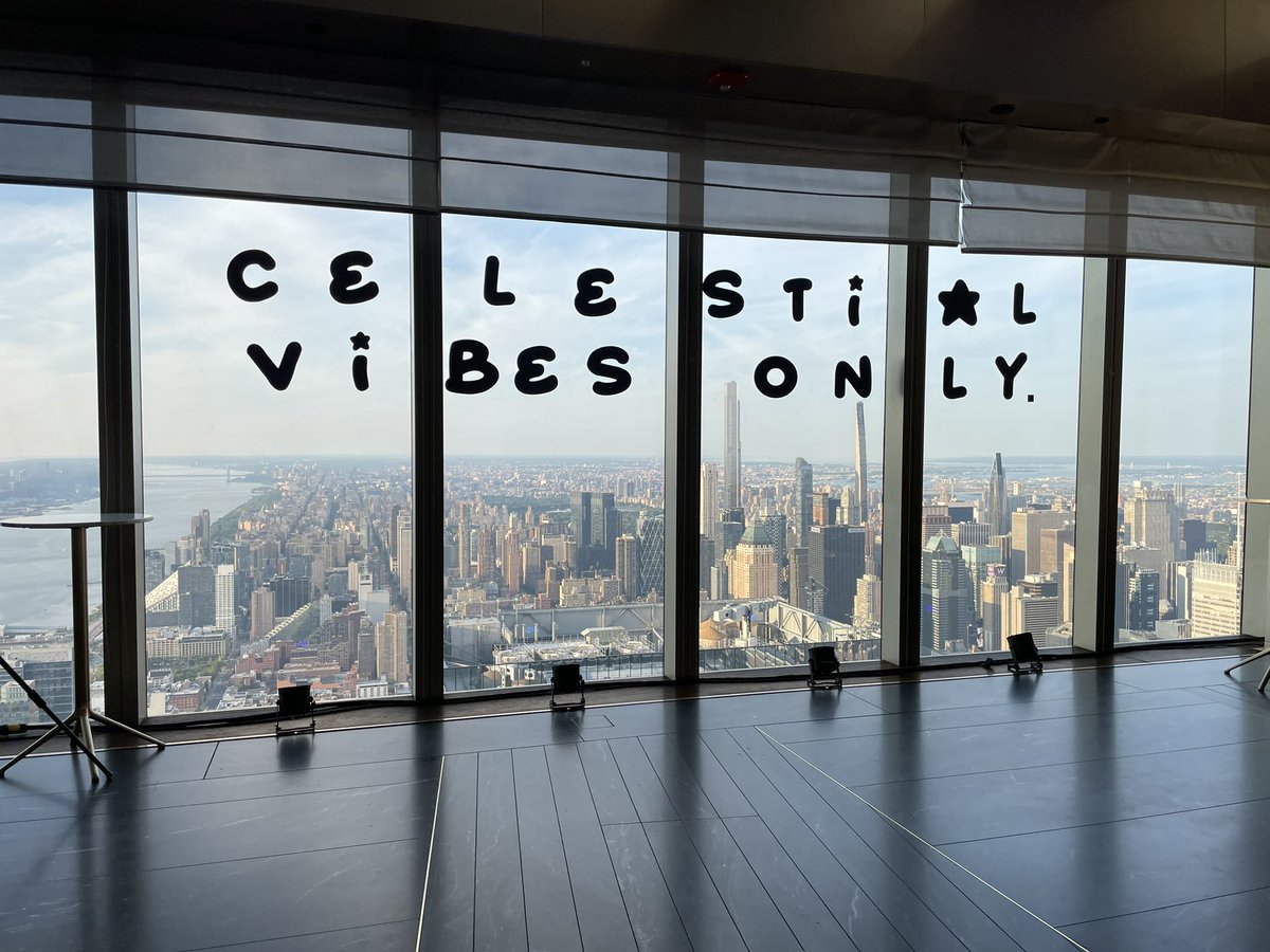 potatoesrus4eva's tweet photo. Still thinking about that party ✨🌟💫 #celestialvibesonly https://t.co/LNW9NubcMI
