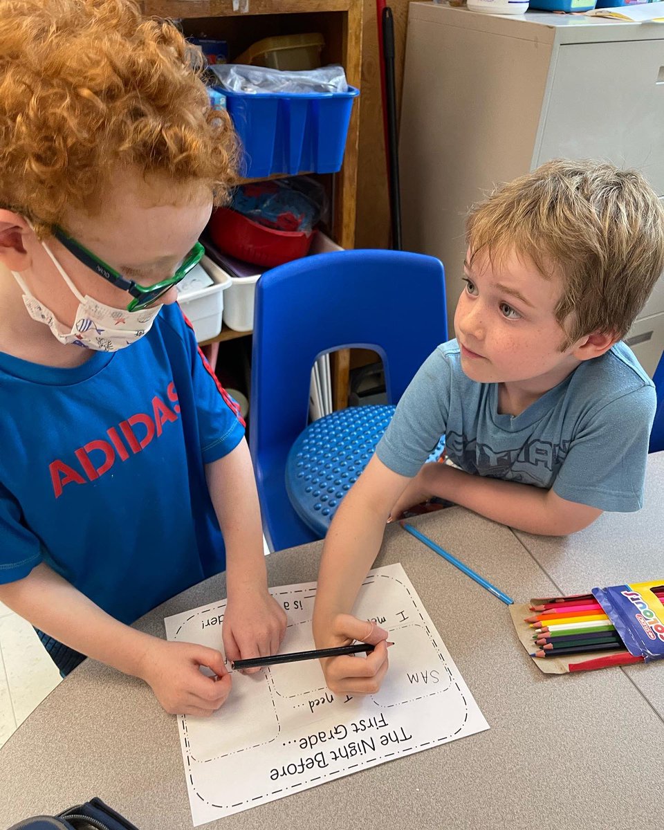 MrsLandryOCSB's tweet image. Today our SKs went to visit Mrs Loubser’s Grade 1 class!  We listened to a story, explored the classroom, asked questions and worked with our Grade 1 leader on an activity. We also heard some really awesome advice @CorpusOCSB @MrsL_Corpus ❤️#learningpartnerships