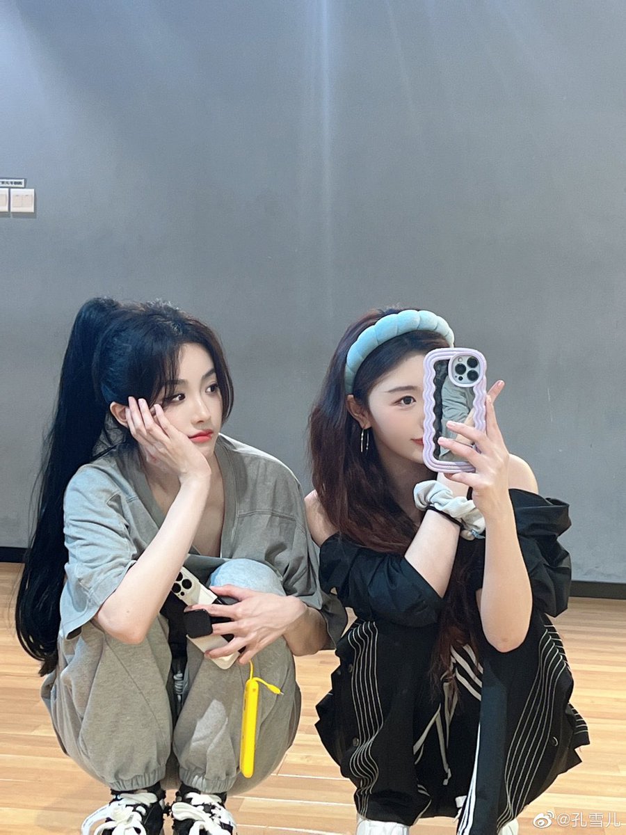 THE9RUSSIA's tweet photo. ✧･ﾟ: #THE9 #KongXueer #SnowKong #孔雪儿
Обновление Вейбо Сюэр
« Пока погода не такая жаркая, выходите и растряситесь 💃 » https://t.co/tiAHiAa4Qv