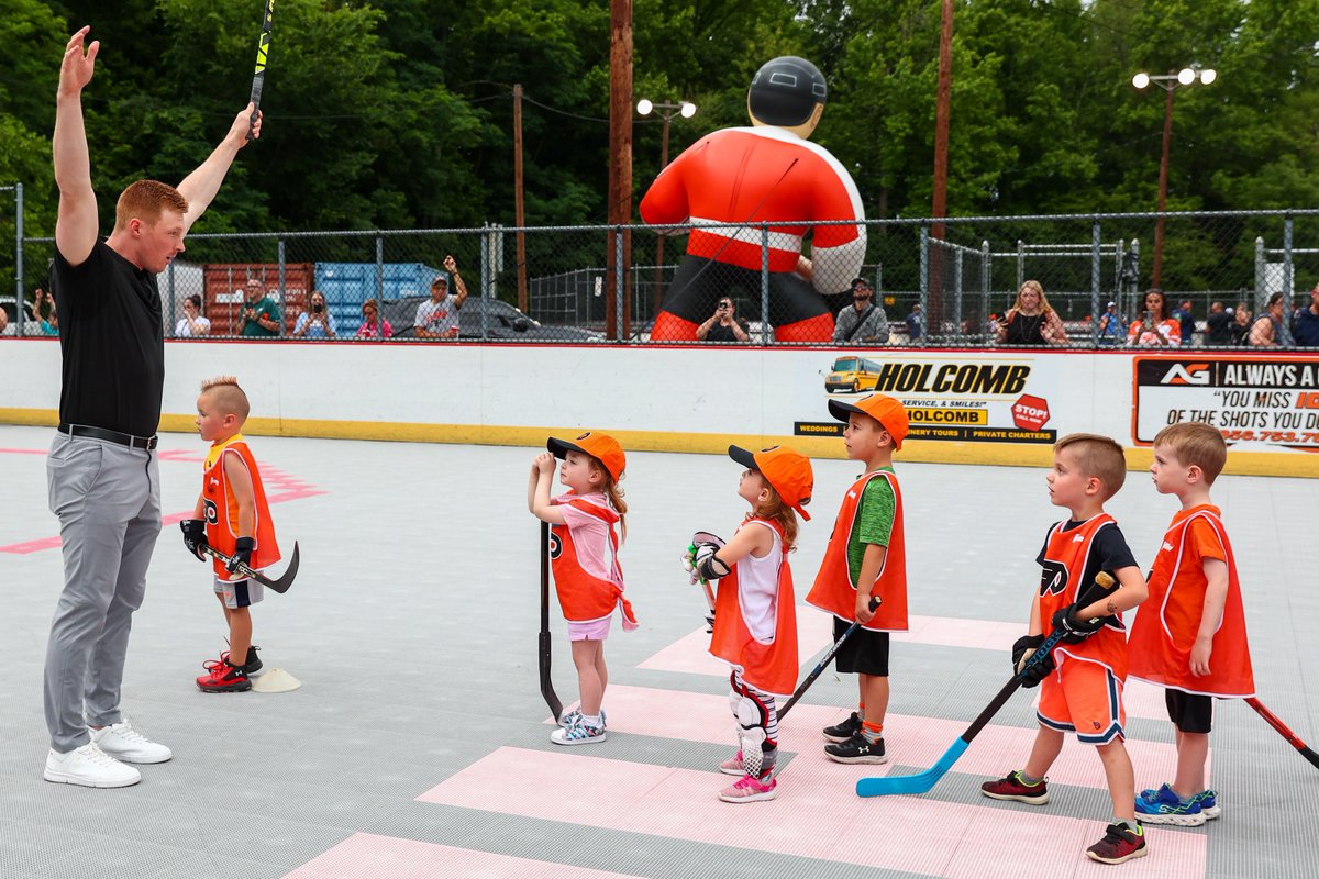 Heather Barry on Twitter "A great turnout for Ball Hockey Graduation