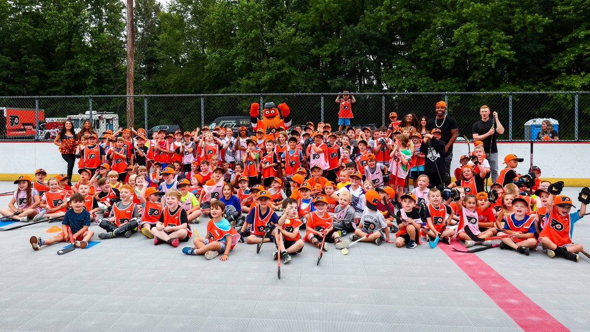 Heather Barry on Twitter "A great turnout for Ball Hockey Graduation