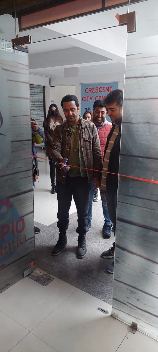 catchmirr's tweet photo. We’re back renovated with an altogether new Hangout Experience. 
Committed to offer a perfect Hangout Environment with delicious food. 
Thanks brother @mirsarwarr for taking out time off a busy schedule n coming straight from the sets. https://t.co/6dQ5aqWTiZ