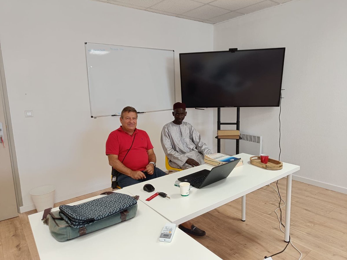 FormationsAero's tweet photo. Formation IATA/ICAO DGR CAT 6 RRY pour le Directeur Général de la société "Tchad Catering Services" (Aéroport Hassan Djamouss. Ndjamena-Chad).
Examen final réussi avec mention.

#aéronautique #DGR #Tchad #TchadCateringServices #aéroportHassanDjamouss #formationIATA #ICAO https://t.co/gwUOIhURo0