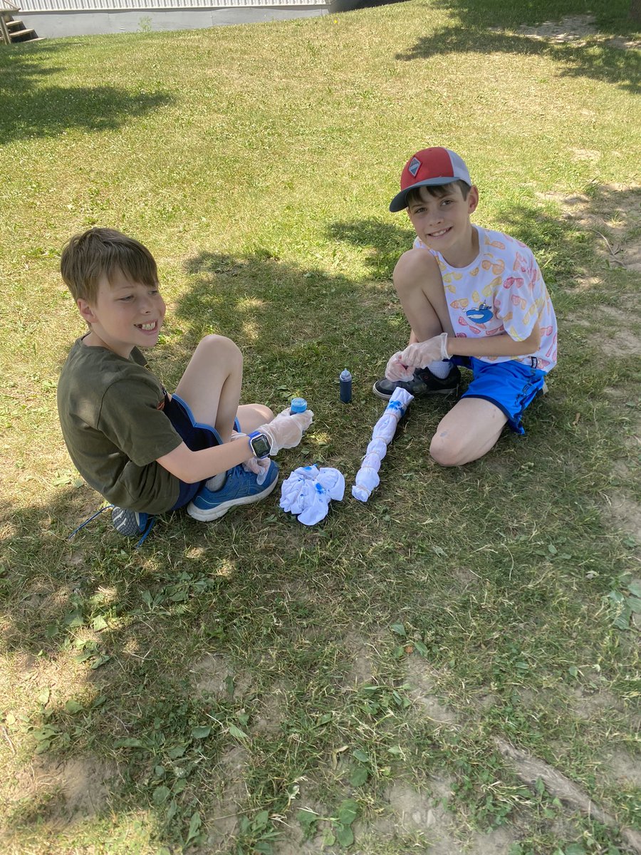It’s tie dye day!!!!! 🌈 🌈🌈🌈 we tried to stay clean 🥴🥴🥴….but won’t we look so colourful on Monday!!??!@LittleFallsPS