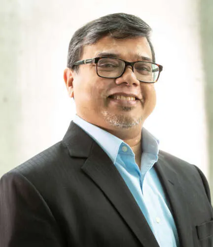 uofg's tweet photo. Dr. Sourav Ray brings expertise in #B2B and emerging technologies to his new role as Lang Chair in Marketing at #UofG's school of business and economics.

Learn more: https://t.co/B5lB7dH0d2 https://t.co/gluL0eGhKD