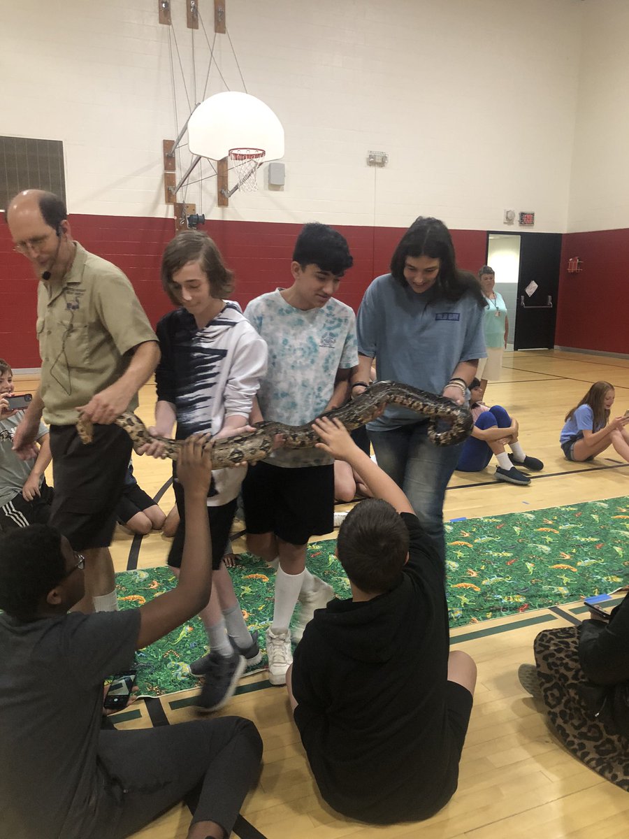 KellyWolfe5's tweet photo. Reptile Wonders at NMMS was so engaging!   The students loved it!! @fspselevate @Reed_FCPS https://t.co/nTLRUtgWLO