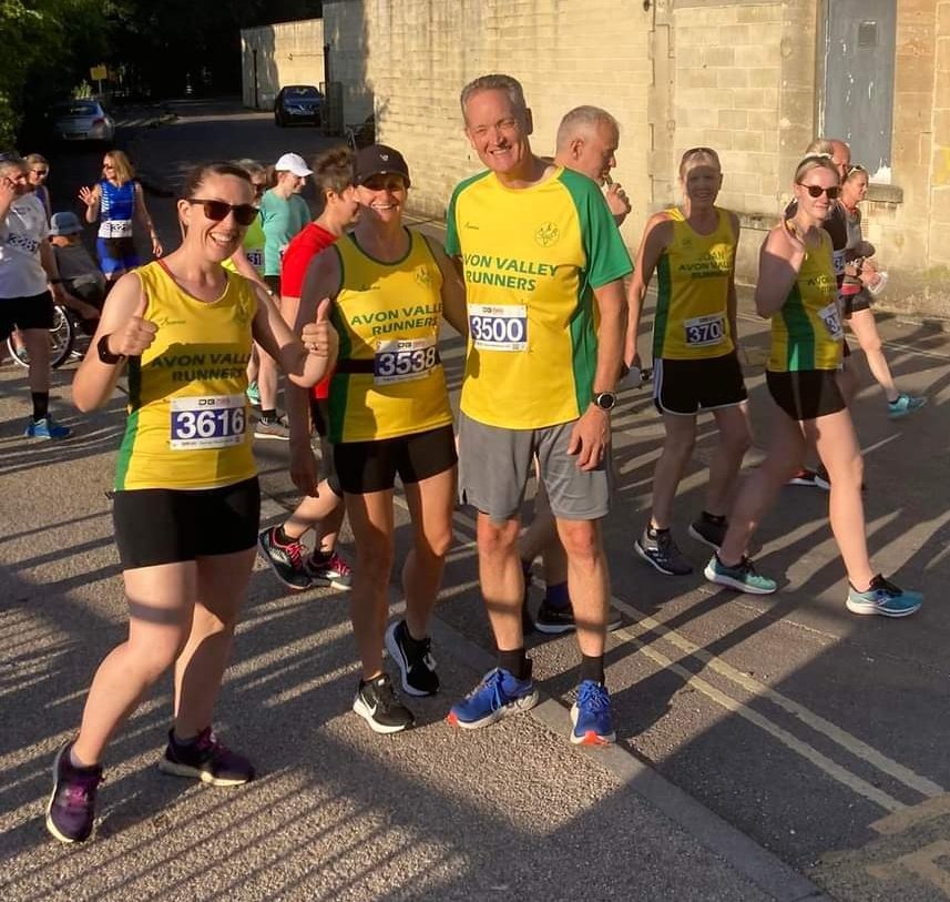 AvonValleyRun's tweet photo. Another great turn out for AVR this week, this time at the @dbmaxevents
Chippenham Longest Day 10k.
It was hot, hot, hot! 🔥🔥🔥

Results 👇👇👇
https://t.co/QAAscu7SiG

📸 By @coffee4thought and @runlikebuffay https://t.co/JMVlvd8ta6