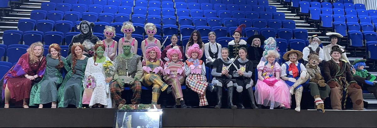 LargsAcademy's tweet photo. That’s a wrap #Shrek Outstanding in every way. Here’s to a talented, funny, charismatic and brave group of young people doing something amazing 🎭 https://t.co/ll9BZzR4UN