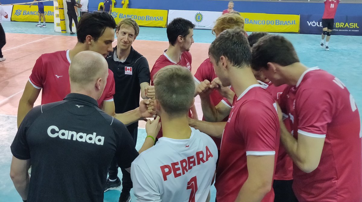 desrocme's tweet photo. 3rd set goes to Brazil
🇨🇦20-25🇧🇷
2-1 for @VBallCanada 
@volei https://t.co/LvHDzV3mOr