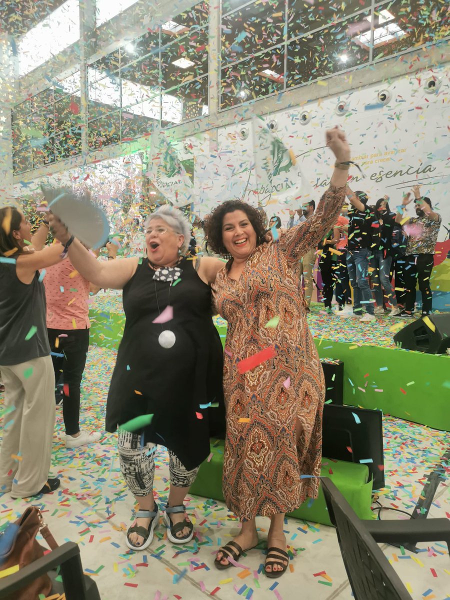 IzaskunOC's tweet photo. @cgtrabajosocial #congresoTS, unas conclusiones y un liderazgo muy diferente, arriesgado, auténtico. Discurso y momento de cierre con la colega q me acompaña, único, nunca habíamos terminado así un congreso Estatal, y he compartido con ella todos los congresos desde 1995. Empoderadas como nunca https://t.co/rVcN1elzQA