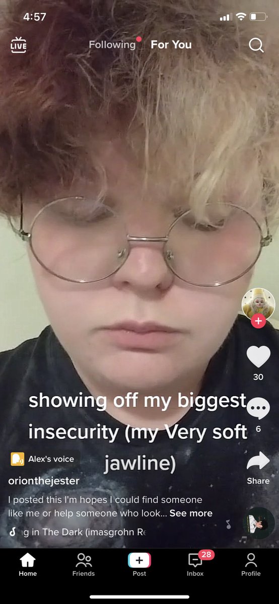 iKinKochou's tweet photo. "soft jawline" ur just fat https://t.co/Pu0CmUrmzy