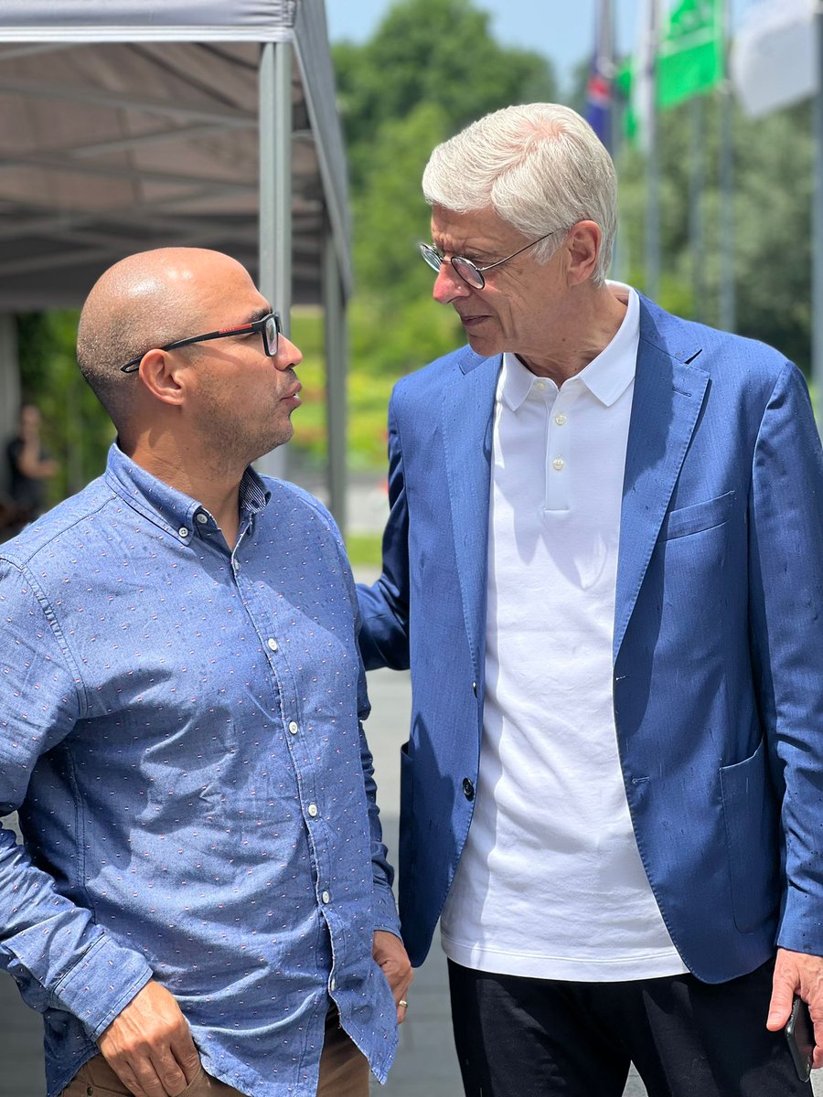 astorhenriquez's tweet photo. 🙌Enjoyable time at FIFA headquarters. 

📚A time of study and learning. 
💡A great honor to talk with the former @Arsenal coach Arsene Wenger. 

#FIFA #TheNext90 #Fifalegends #CIES #GloryToGod https://t.co/G3qShrh7B3
