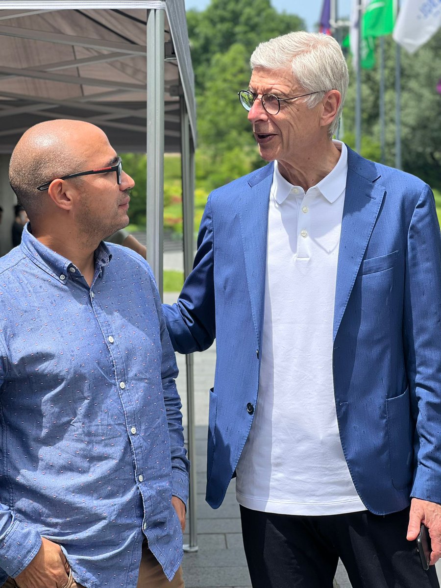 astorhenriquez's tweet photo. 🙌Enjoyable time at FIFA headquarters. 

📚A time of study and learning. 
💡A great honor to talk with the former @Arsenal coach Arsene Wenger. 

#FIFA #TheNext90 #Fifalegends #CIES #GloryToGod https://t.co/G3qShrh7B3