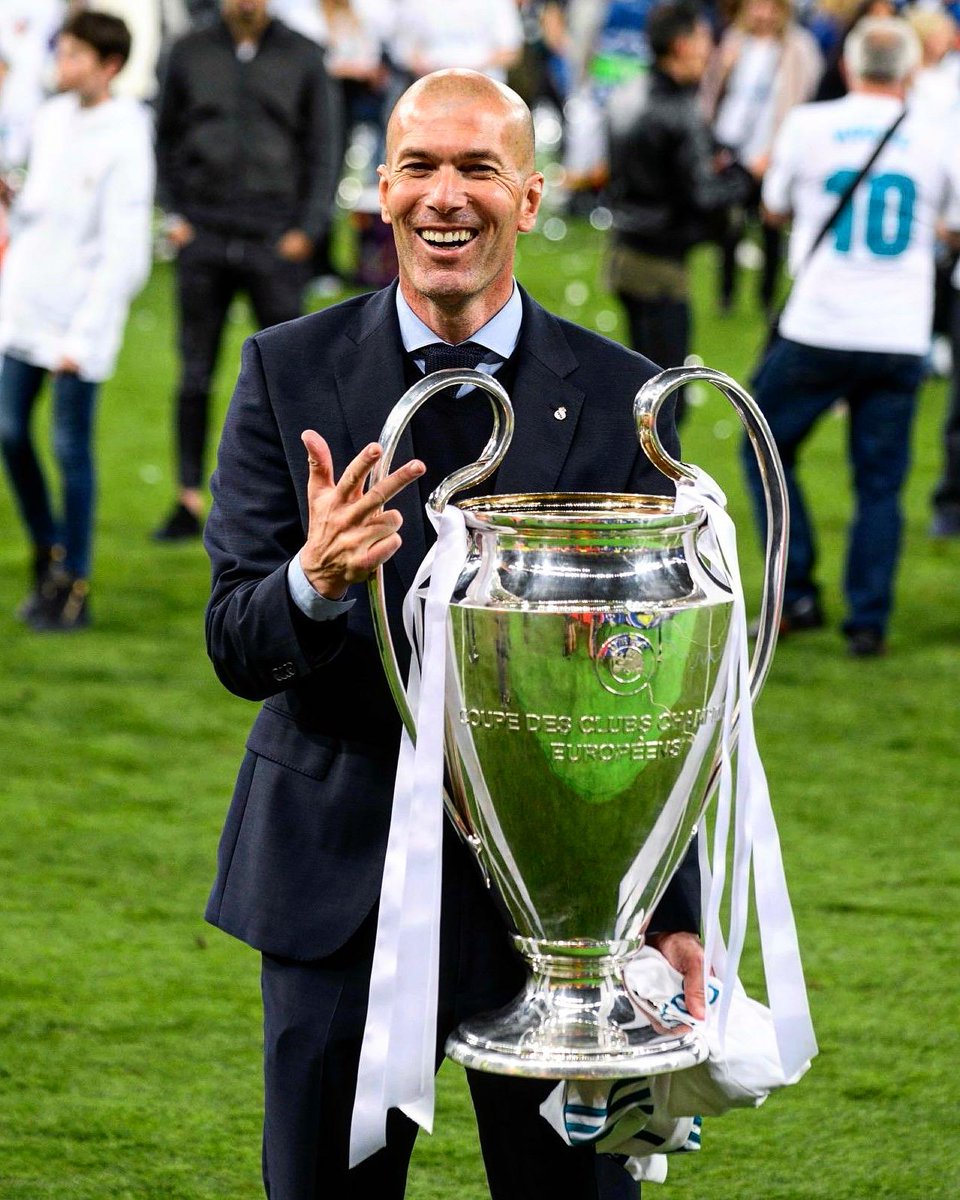 ActuFoot_'s tweet photo. Joyeux anniversaire à Zinedine Zidane qui fête aujourd’hui ses 50 ans ! 💫🇫🇷

🌟  L É G E N D E  🌟 https://t.co/J3GCQQa7xe