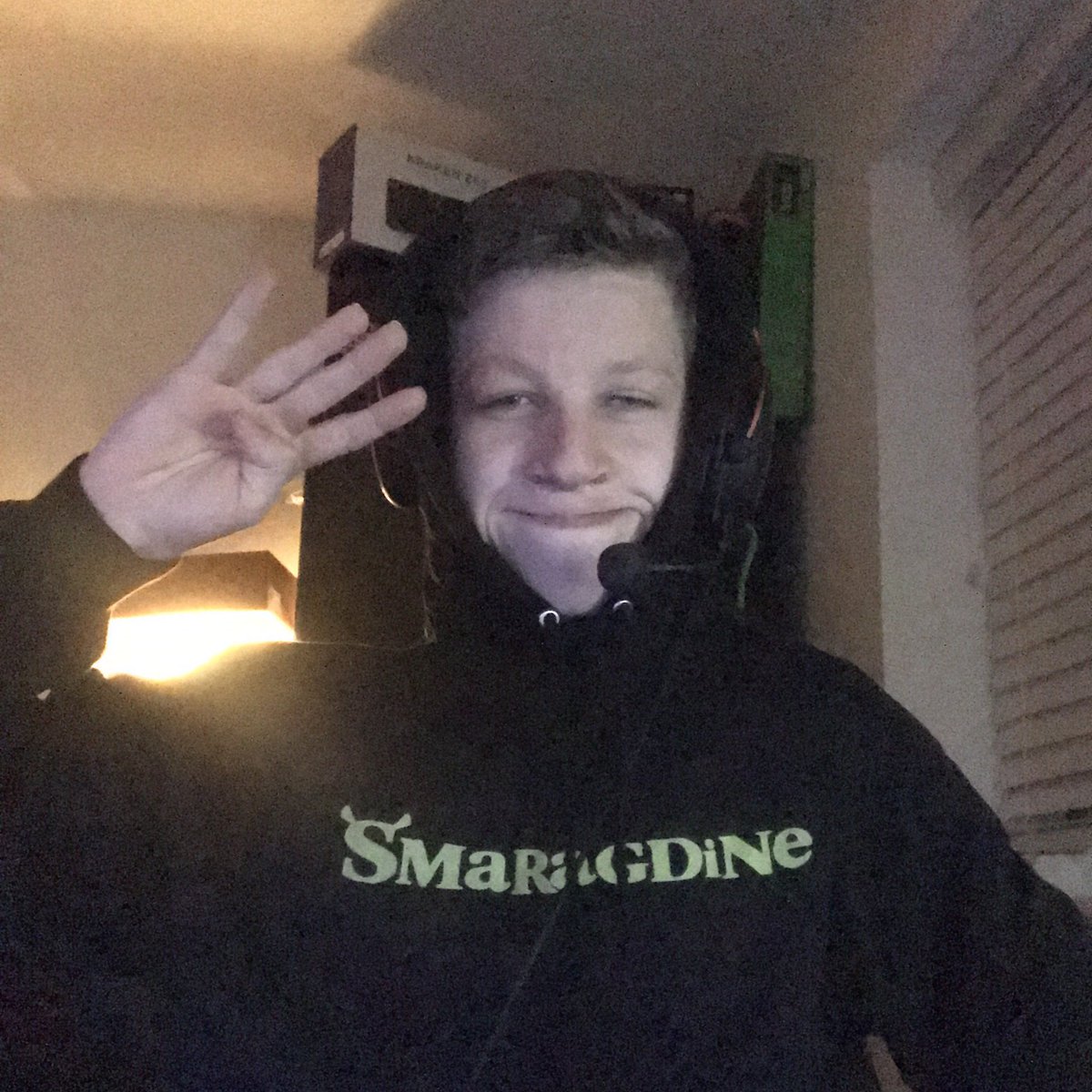 DIVISION 4 CHAMPS THE BOYYYS 

@storries_ 
@TayysVII 
<a href="/sn3v1/">sn3v</a> 
<a href="/JackLeCOD/">JackLe</a> 

@XCaliburEsports 
#seXC