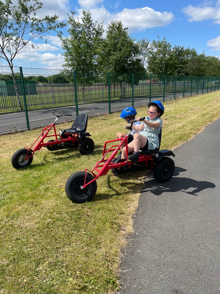 @HawthornWillow had a lovely sunny day for their visit to the cycle track, this morning. 🌞🚴 @active_tameside @tamesidessp  @HawthornsTweets @BikeabilityUK @BritishCycling @YouthSportTrust #NSSW2022