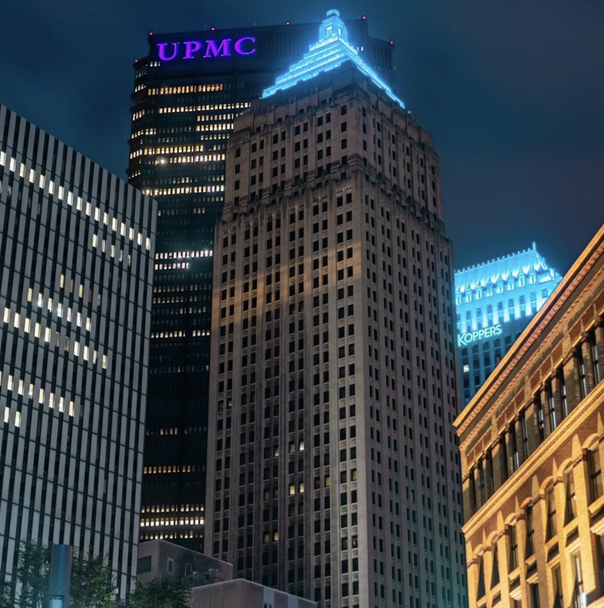 Gulf_Beacon's tweet photo. The Gulf Tower and the Koppers Building will shine Teal tonight to help raise awareness for World Fragile X Day. Fragile X syndrome is the most common inherited cause of autism and intellectual disabilities &amp; this highlights advancements in research to help create a cure.@wfxd https://t.co/LcLWme1y9C