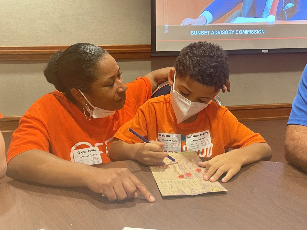 airallianceHOU's tweet photo. Gayla Young of Beaumont tells her son they have traveled to Austin to make the future as pretty as the picture he's drawing.
Will you help us make this happen, @TCEQ? We need to to work #forourcommunities. https://t.co/q1zRQZDniB