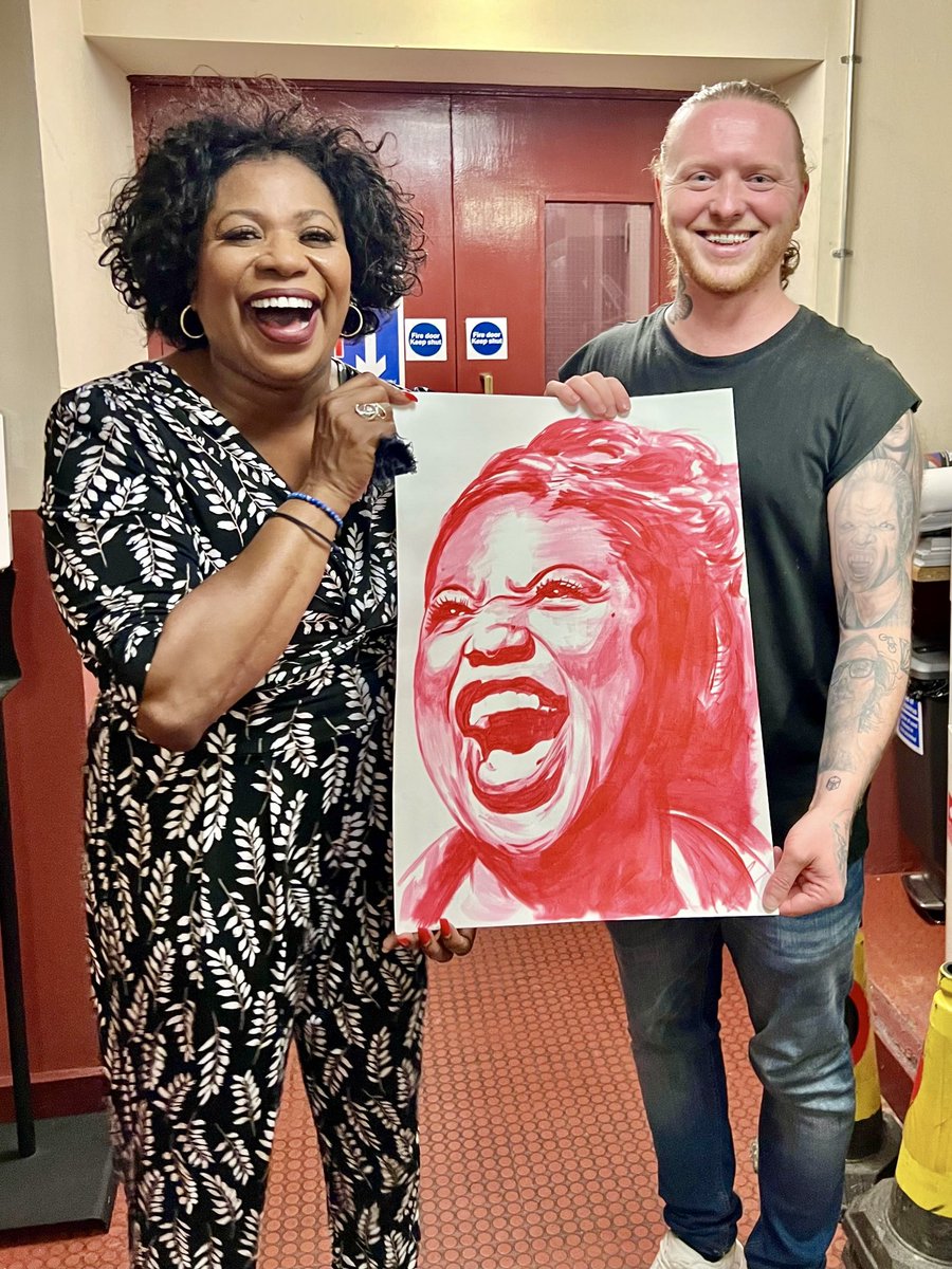 NathanWyburnArt's tweet photo. What a reaction! (Video below) 😃 

Presenting the powerhouse that is  @brenda_edwards with her lipstick portrait!!! 💋 💄 

She’s currently starring as #MamaMorton in @ChicagoOnStage at @New_Theatre #Cardiff until June 25th!! 

#Chicago #BrendaEdwards #LipstickArt https://t.co/9vm3MjIlBW
