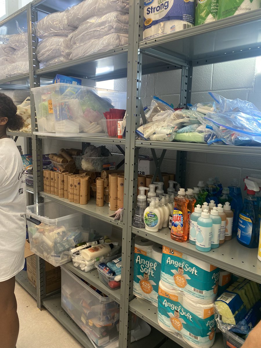 Love seeing NA cluster schools connecting with <a href="/unitedwayatl/">United Way of Greater Atlanta</a> &amp; APS parents <a href="/nappsus/">NAPPS</a> leading the way ... <a href="/GeRodriguez72/">Ms. Gladys Rodriguez</a> has a new resource room filled with food/supplies for her <a href="/SuttonCougars/">Sutton Cougars</a> . Thank you Kisha Stanley for making it happen! <a href="/APSPartnerships/">APS Partnerships</a> <a href="/TommyUsherAPS/">Tommy P. Usher</a>