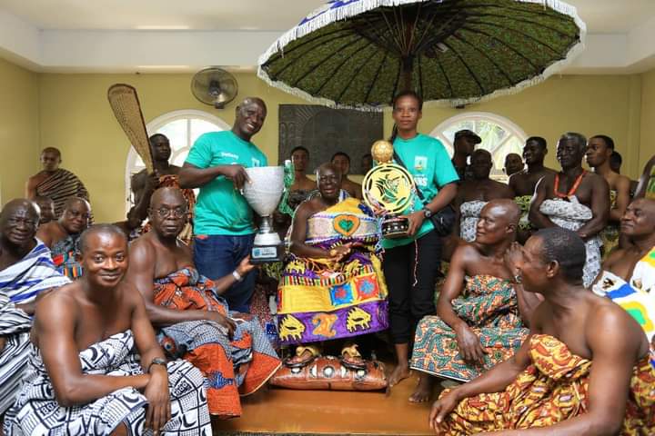 Ampem Darkoa Ladies Present Trophies to Otumfuo Osei Tutu II

Visit ▶nbsportshub.com/ampem-darkoa-l…

#nbsports | #ItsTimeItsNow
