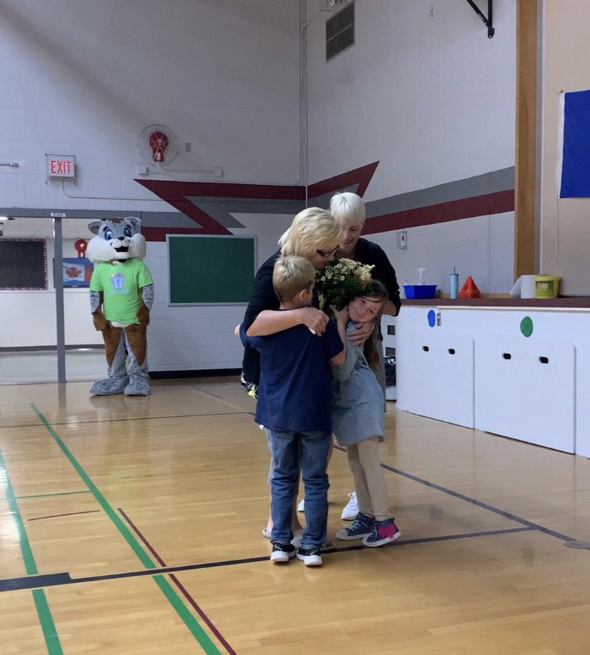 Saying goodbye to the irreplaceable Mrs. Pickett at our year end assembly! So sweet 🥰 Enjoy your retirement Mrs. Pickett! <a href="/EJSMSchool/">Ecole J S McCormick</a>