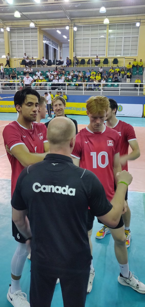 desrocme's tweet photo. We're going to 5!
Brazil took the 4th 25-21
🇨🇦🏐🇧🇷
@VBallCanada @volei https://t.co/5xe3Ce604I