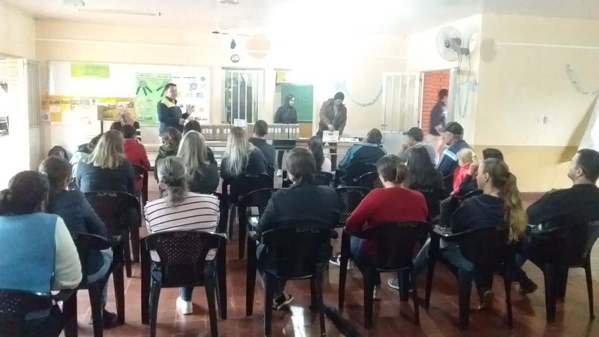 Igualdad para nuestros alumnos. Entrega de Netbook en el BOP 26 de Colonia Aurora. Regional II Obera 
<a href="/EscurdiaViviana/">Viviana E Escurdia</a> 
<a href="/CGEMisiones/">CGE Misiones</a>
<a href="/jalbertogalarza/">Juan Alberto Galarza</a> 
<a href="/BarbaroLorena/">Analia Lorena Barbaro</a> 
<a href="/ArtuiLucila/">lucila mabel artui</a>