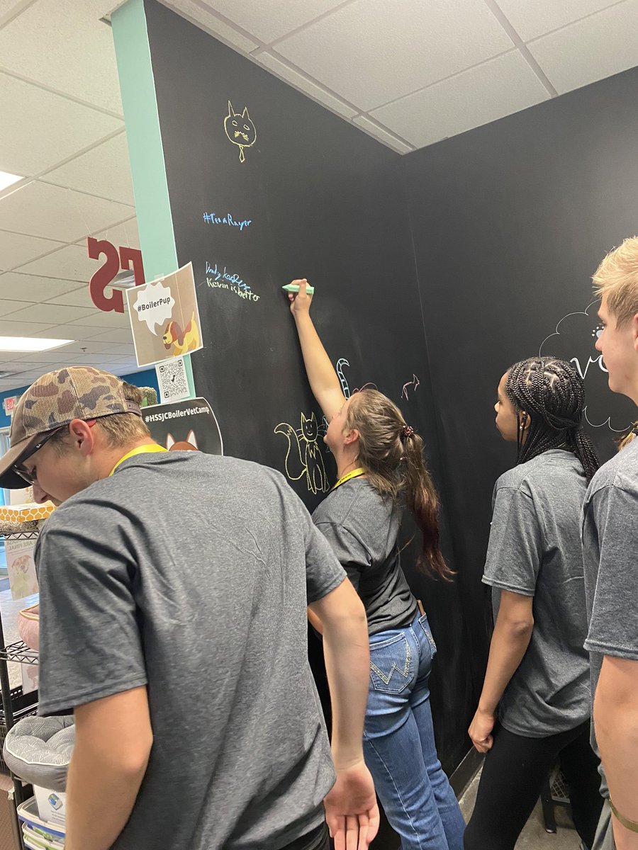 BoilerVetCamp's tweet photo. #TeamKiya learning all about the Humane Society #HSSJCBoilerVetCamp #Purrdue #BoilerPup https://t.co/Gb6sQ0PEBX
