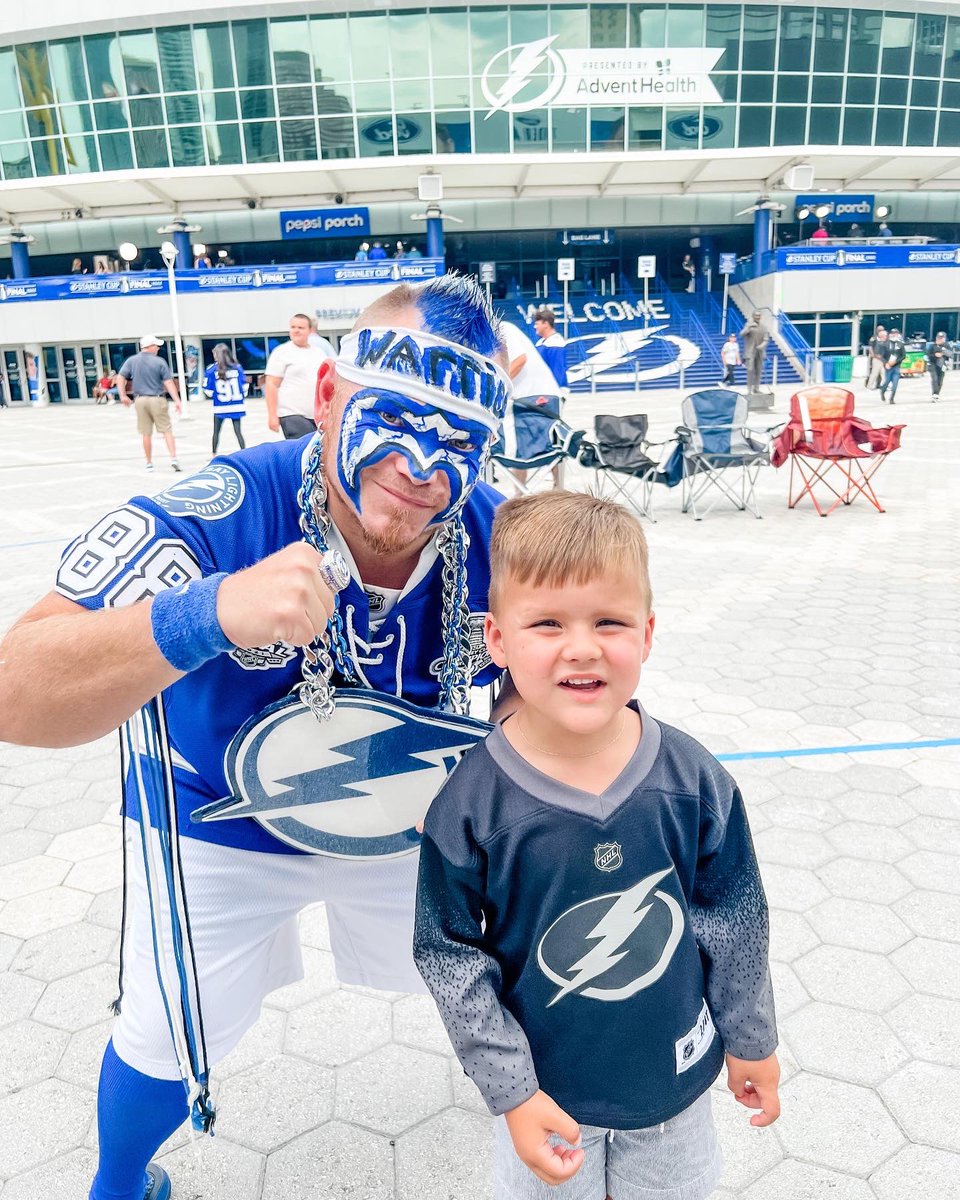LittleJulez's tweet photo. We love the Lightning! ⚡️🖤💙🤍 #gobolts #stanleycupfinals #printlightningfast #deximaging #bethethunder #letsgobolts @TBLightning @deximaging https://t.co/VhT5e7WhAu