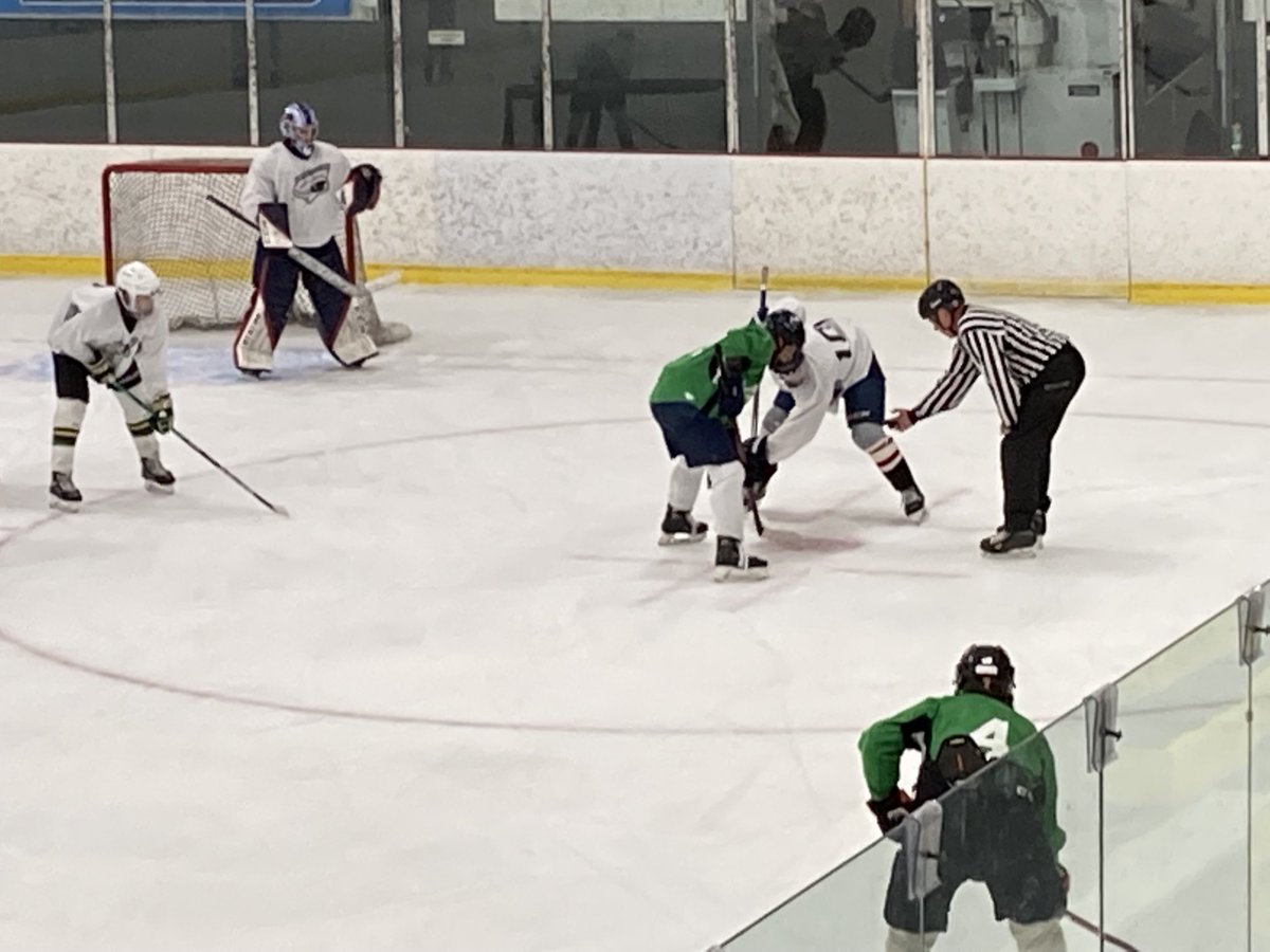 MarkDivver's tweet photo. Foxboro prep league, Team Franzosa vs Team Omicioli https://t.co/WYU2sUU8LI