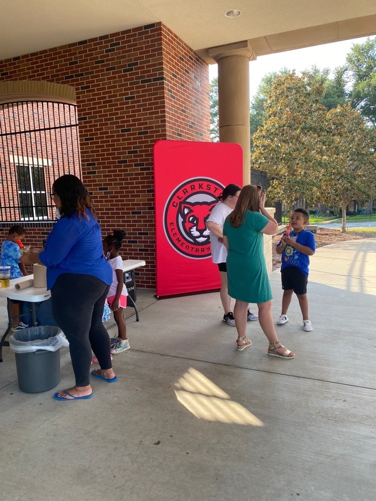 Thanks to all our Clarkston families for braving the heat to meet our new Principal, Sarah Cureton. Everyone enjoyed popsicles, and we’re very excited to start a new school year with Mrs. Cureton leading our Cougars.🐾