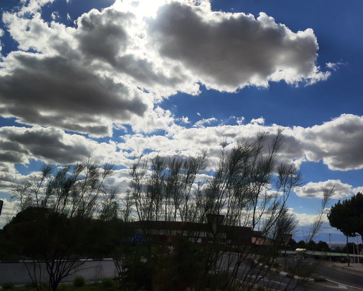 celesgalan64's tweet photo. Por #Cobeña a casa 🏘🏘🏘
#desdeelbus 🚍 ☁️☁️☁️ https://t.co/pfbZgHyHCR