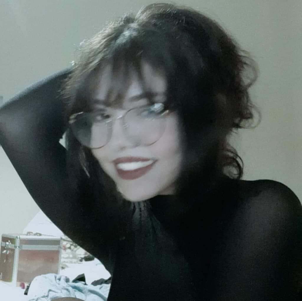 salmaoriginal's tweet photo. Me and Glasses 💜 https://t.co/vqRXlNwa6K