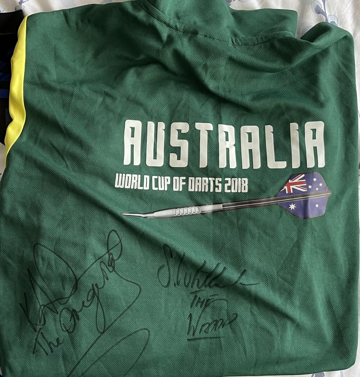 Please see new raffle details below. Your chance to own a replica Australia World Cup shirt signed by Simon Whitlock and the much missed Kyle Anderson. RT’s appreciated, good luck all 🎯🎯🎯