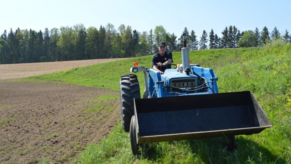Canada is the fifth largest agricultural exporter in the world – farmers work year round, producing most of what we see in our grocery stores and on our tables. We are proud of our Canadian farmers and all that they do.

#farming #canadian #toughduck