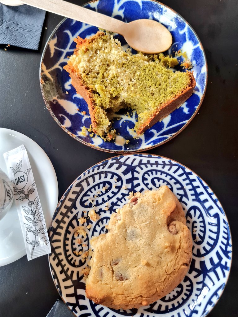 AmiensTourisme's tweet photo. 2ème arrêt de l'après-midi: la sublime chapelle du Musée de Picardie avec Dasi Frère pour mettre en avant la collection de cafés et thés inspirée par le Musée 🤩 Les figurants ont donné de leur personne pour cette partie du tournage (cf photo 1)... #destinationamiens https://t.co/pHIb8Y2iOB
