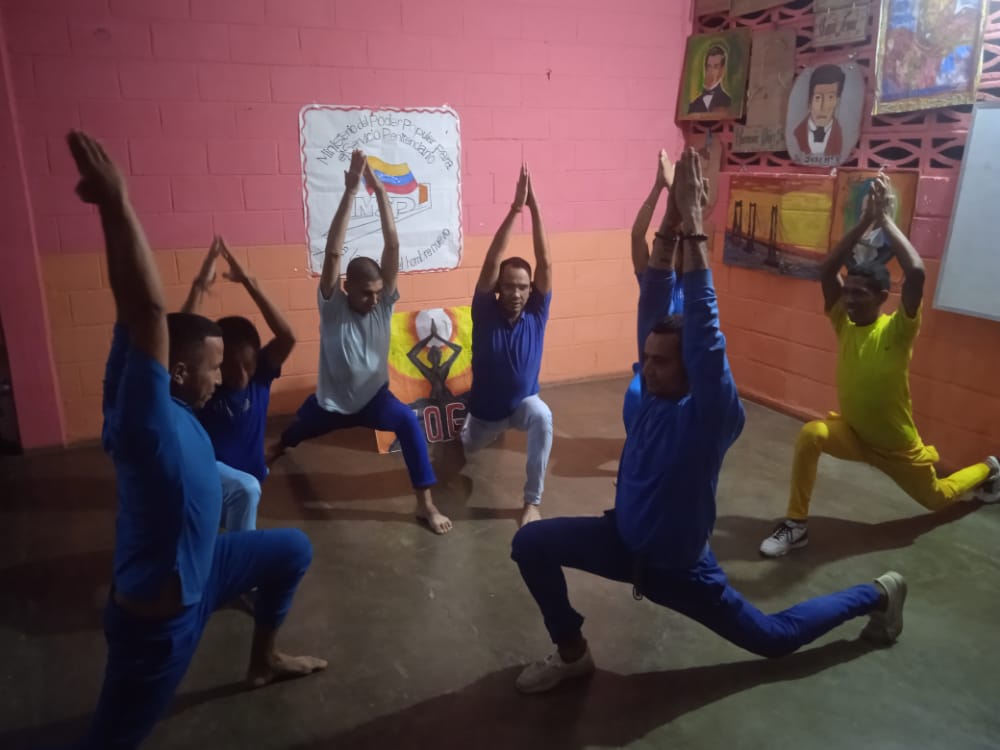 mppsp_vzla's tweet photo. #22Jun 📰 Población privada de libertad de Centros Penitenciarios celebran Día Internacional del Yoga

Conoce Más 👉🏾 : https://t.co/6dmHYalt3g

#RefuerzaTuVacuna https://t.co/GvUKYHYnUJ