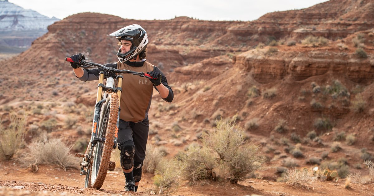 FlyRacingBike's tweet image. #New for #2022 the FLY "Ripa 3/4 Sleeve Jersey" Available in 3 Colorways 
Featuring:
-High performance mesh panel in the upper back to help improve air flow exhaust where you sweat the most

-