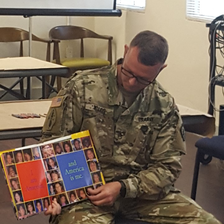 MyJHLS's tweet image. Members of the Mississippi National Guard visited the #RaymondLibrary for Story Time, songs, and crafts. Crafts included making thank you cards for members of the Mississippi National Guard. 

#MyJHLS #OceanOfPossibilities #SummerReading2022