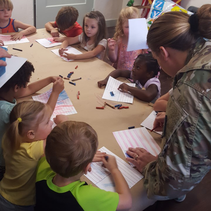 MyJHLS's tweet image. Members of the Mississippi National Guard visited the #RaymondLibrary for Story Time, songs, and crafts. Crafts included making thank you cards for members of the Mississippi National Guard. 

#MyJHLS #OceanOfPossibilities #SummerReading2022