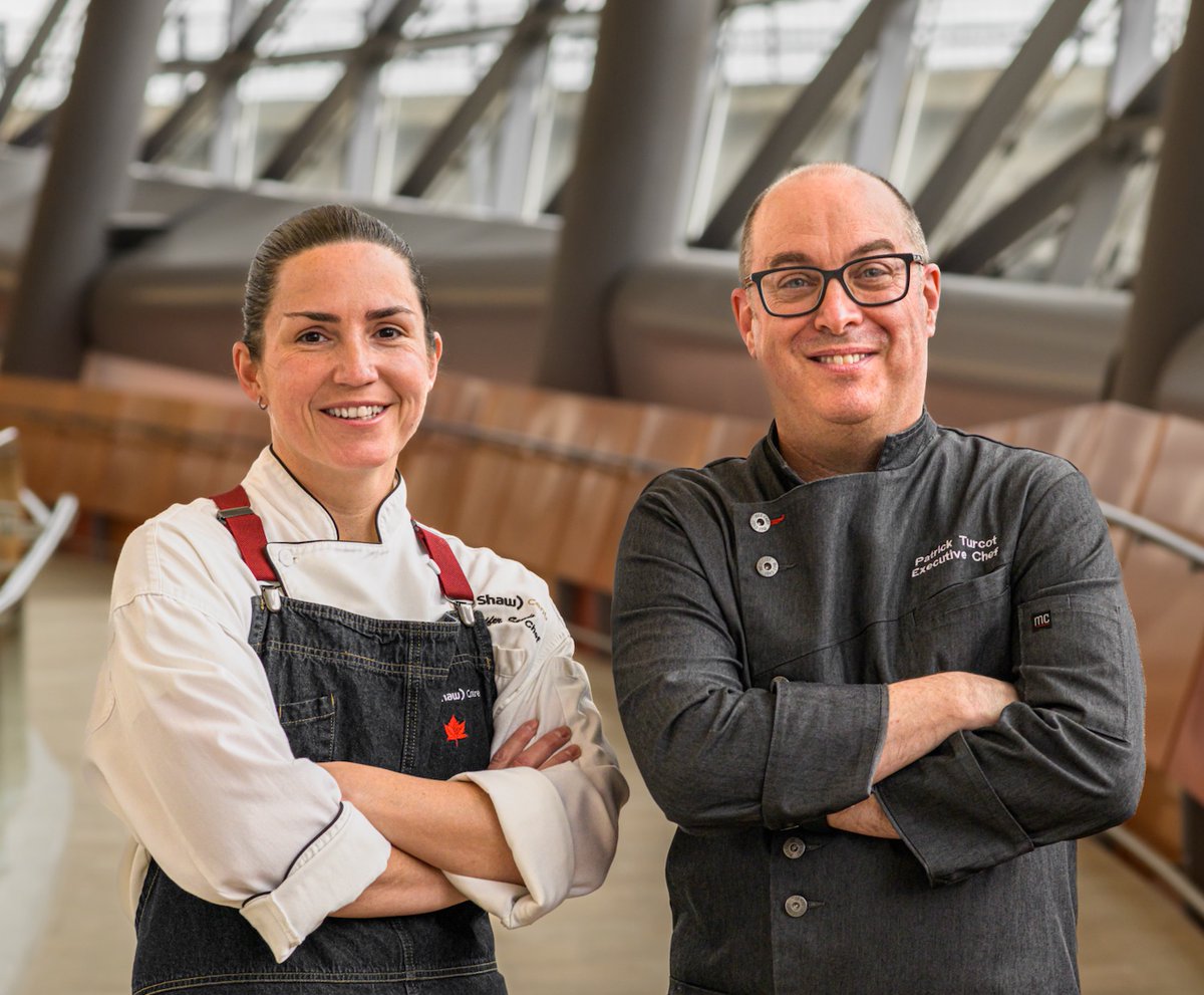 RogersCentreOtt's tweet image. Meet Executive Chef, Patrick Turcot and Sous Chef Jennifer Sands, the masterminds behind our culinary production. 

We're searching for talented individuals to join our culinary team, click here to learn more - ow.ly/Onqa50JAAe2