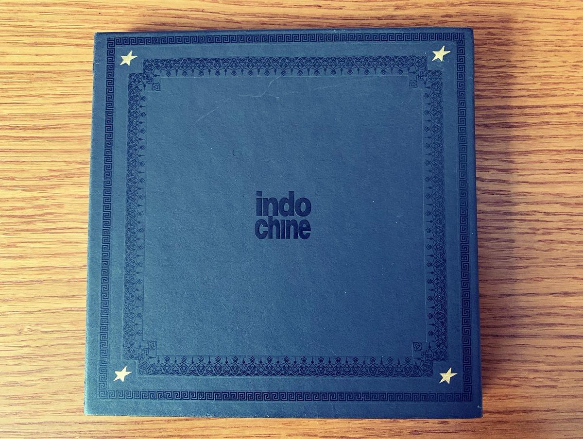 Indochineco81's tweet photo. INDOCHINE - LE BIRTHDAY ALBUM (1981-1991) Best-Of Collector 💿🎶

Est-ce que vous l’avez dans votre Indo collection ? 😍❤️ 

@indochinetwitt @nicolasirkis @oLidESaT_ #indochinetwitt #nicolasirkis https://t.co/BkiBL5KERa