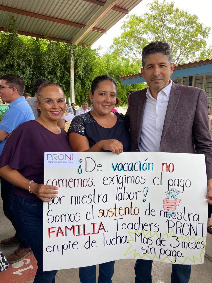 Compañeras de Jamay entregaron una petición de apoyo al Secretario de Educación Jalisco, <a href="/JCFloresMiramon/">Juan Carlos Flores Miramontes</a>, esperando sean escuchadas las voces de cientos de asesores que continuamos sin pago desde Marzo, por culpa del <a href="/GobiernoMX/">Gobierno de México</a> que no ha liberado el recurso del PRONI.