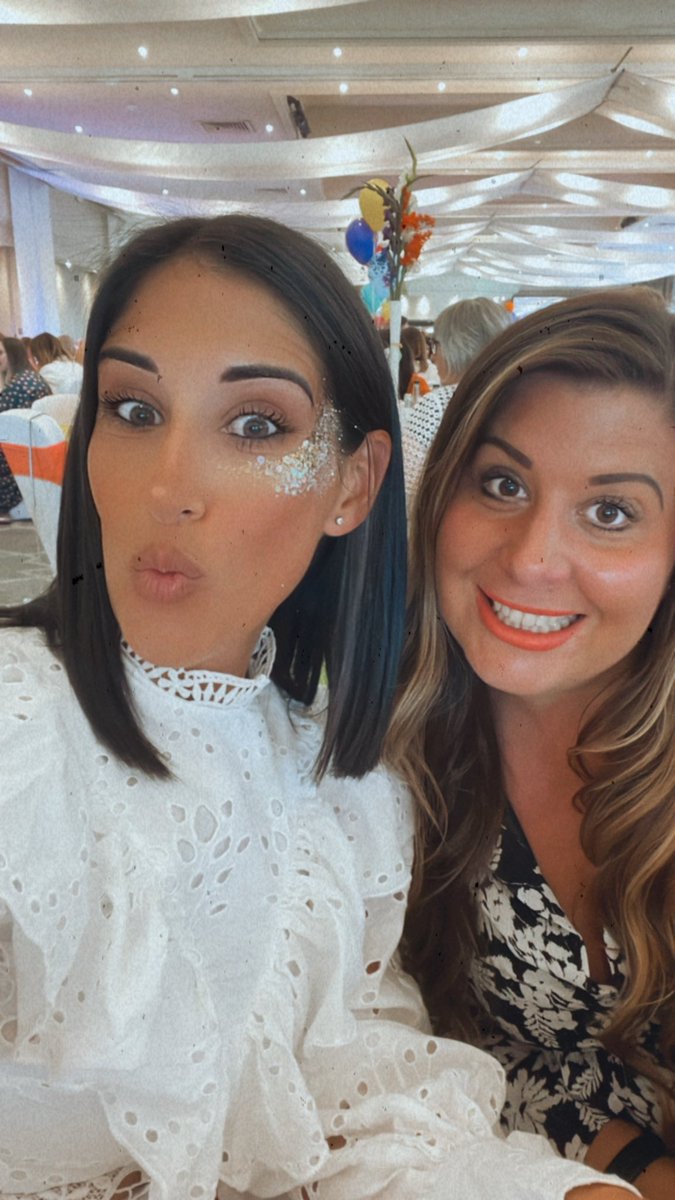 Tash_Burton's tweet photo. A lovely afternoon at @LifeatMere supporting @CAFTcharity who do so much for terminally ill, disabled and disadvantaged children in the North West 💙💛❤️ @FirstForFamily @StoweFamilyLaw @StoweContent https://t.co/F7xcYotZJp