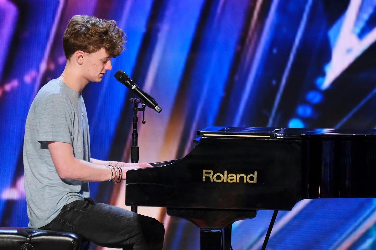 KieranRhodes's tweet photo. i am overwhelmed and speechless. this song is for those who have struggled with mental health. i hope that it can help you disengage💙 https://t.co/Vt0SHjF5rP