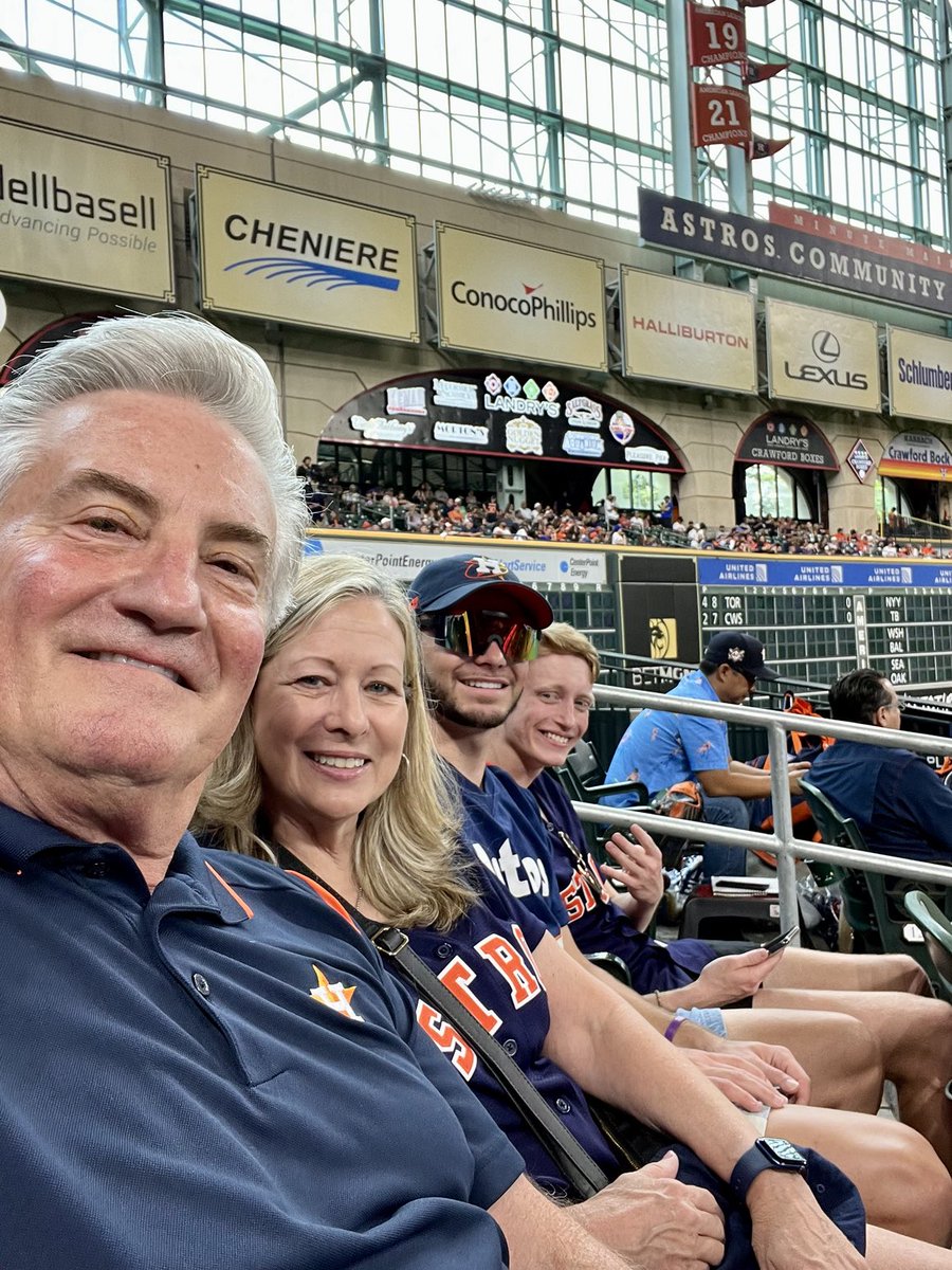 epkoach's tweet photo. Afternoon game against the Mets.  Go ‘Stros! https://t.co/cPyNSaX2E0