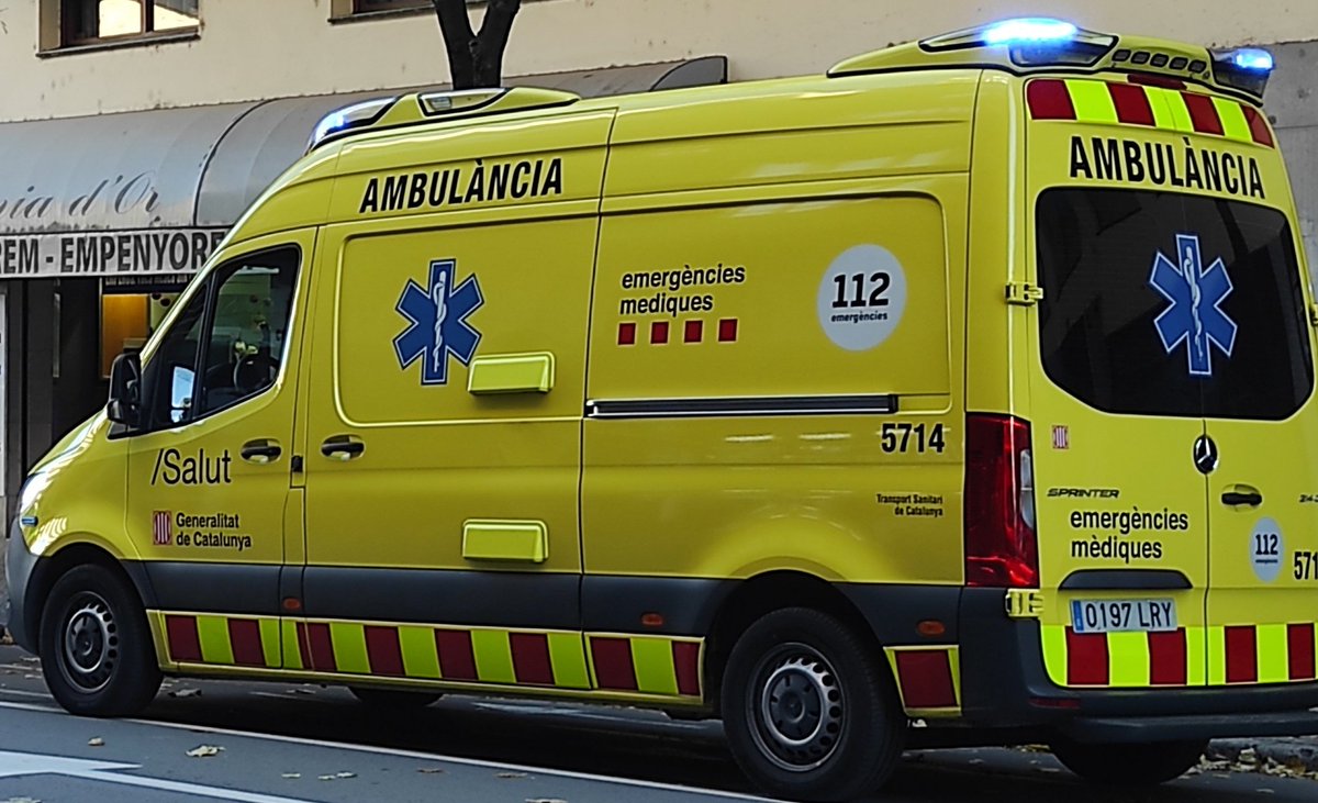 xmarquesp's tweet photo. @324cat Potser que almenys actualitzeu les imatges de recurs. Aquesta que heu inclòs a la notícia és totalment obsoleta. Si més no poseu-hi una amb un dels vehicles actuals (que fa temps que ja fan serveis).  Seria un bon detall. @semgencat https://t.co/y3Iz1h1tBb